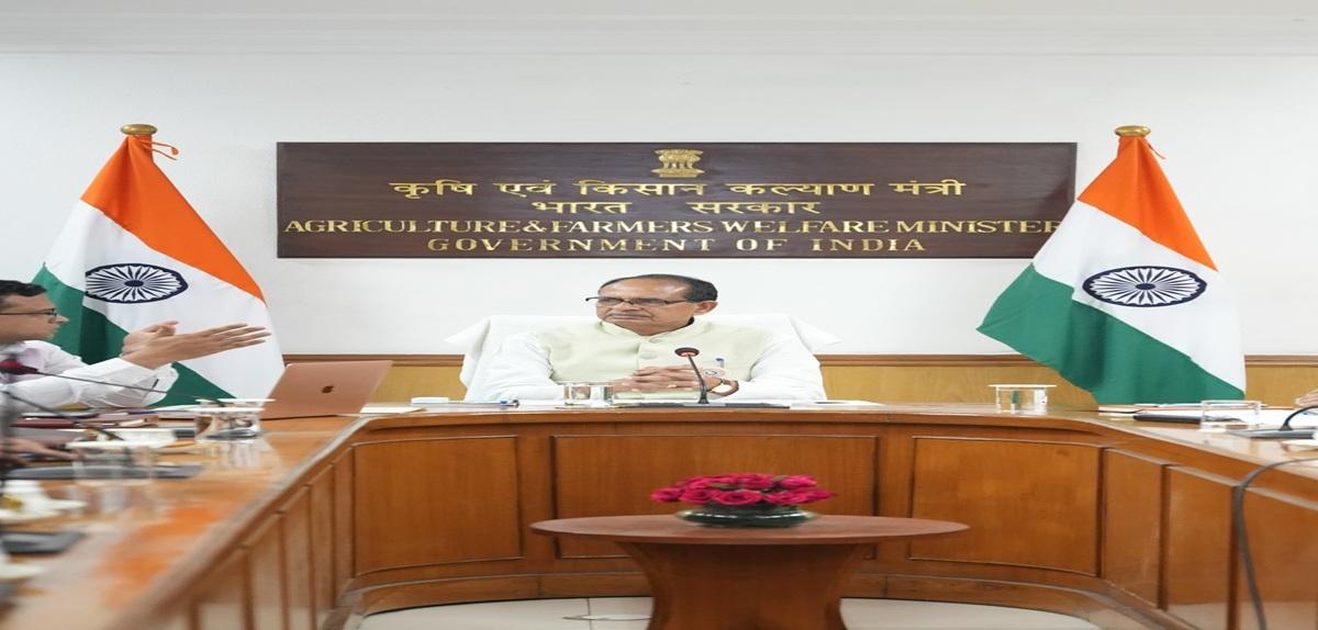 Insurance companies were handing farmers claims of 1, 3, and 5 rupees; an enraged Shivraj Singh made this big announcement.