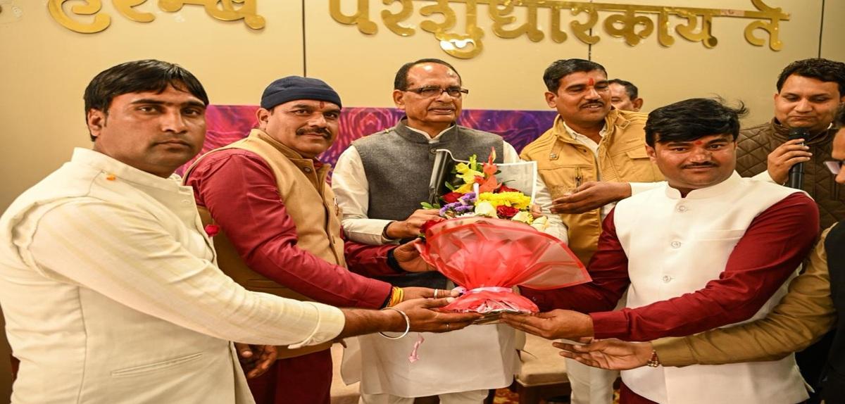 Employment Assistants met Shivraj Singh Chouhan: Said that reducing administrative expenditure to 9% will provide relief.