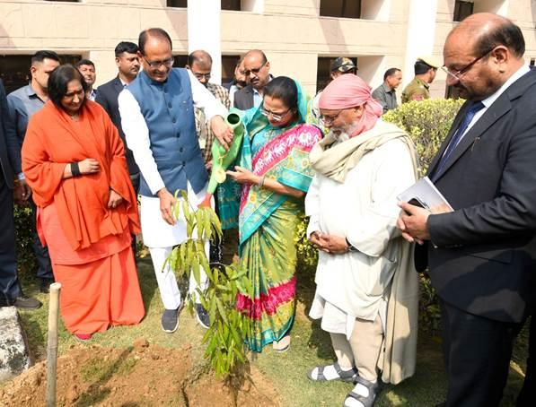 There is a need to make tree planting a big movement to save the environment: Shivraj Singh Chouhan