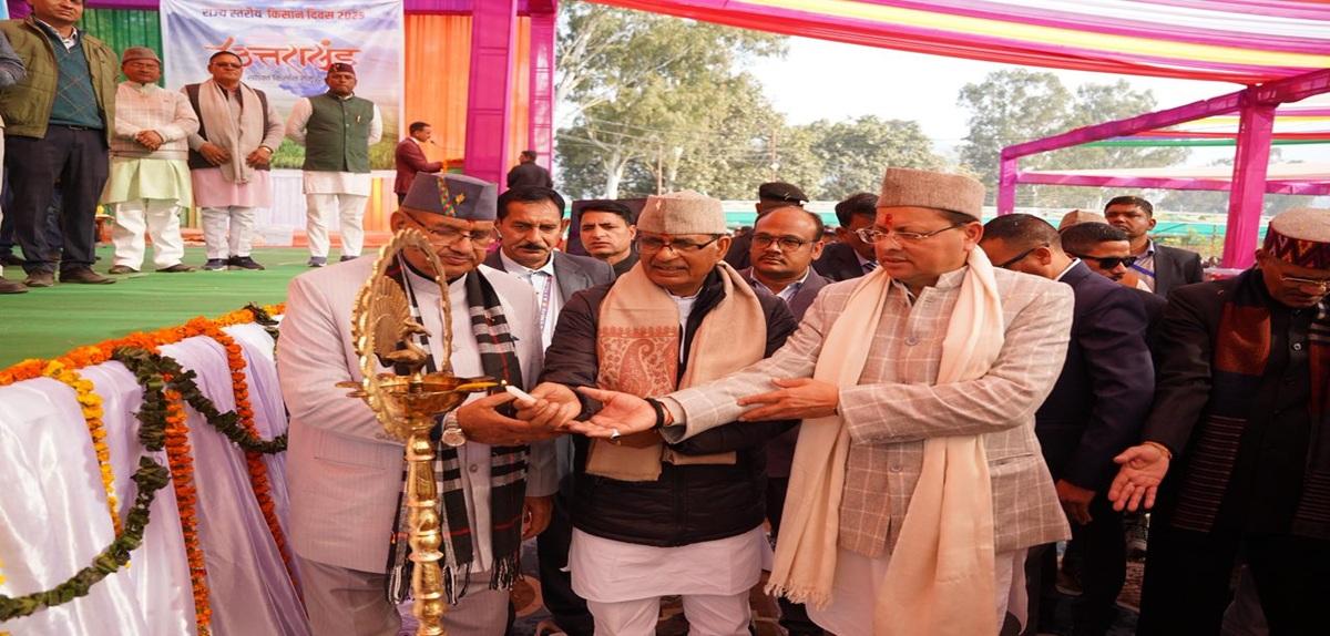 Union Minister Shivraj Singh Chouhan attended the farmers' conference in Chamoli along with CM Dhami.