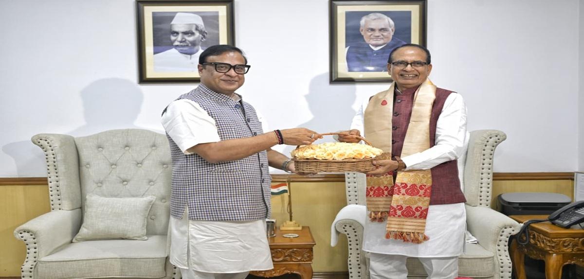 Assam Chief Minister Dr. Himanta met Union Minister Shri Shivraj Singh Chouhan in Delhi, discussions took place on agriculture and rural development