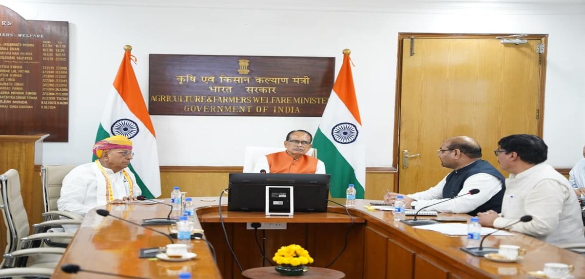 Union Minister Shri Shivraj Singh Chouhan reviews action plan to strengthen Krishi Vigyan Kendras through greater participation of states