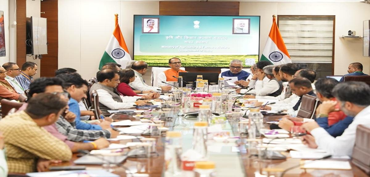 Union Agriculture Minister Shri Shivraj Singh Chouhan and Environment Minister Shri Bhupendra Yadav jointly reviewed stubble management