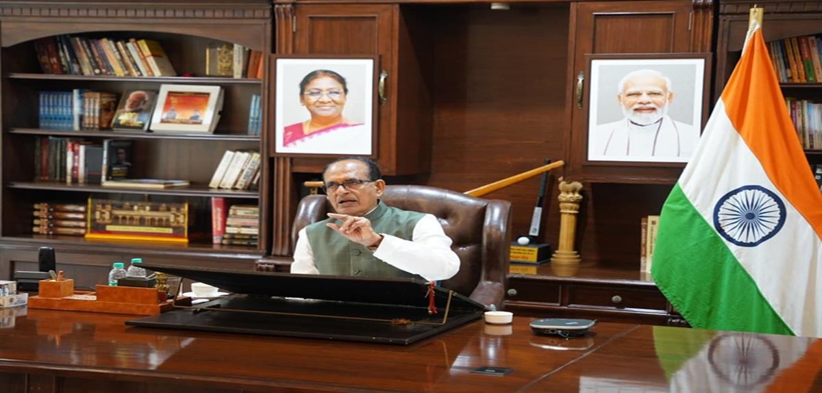 Union Agriculture Minister Shri Shivraj Singh Chouhan reviews preparations for the 'Save the Farm Campaign'; the campaign will run from October 22 to November 30